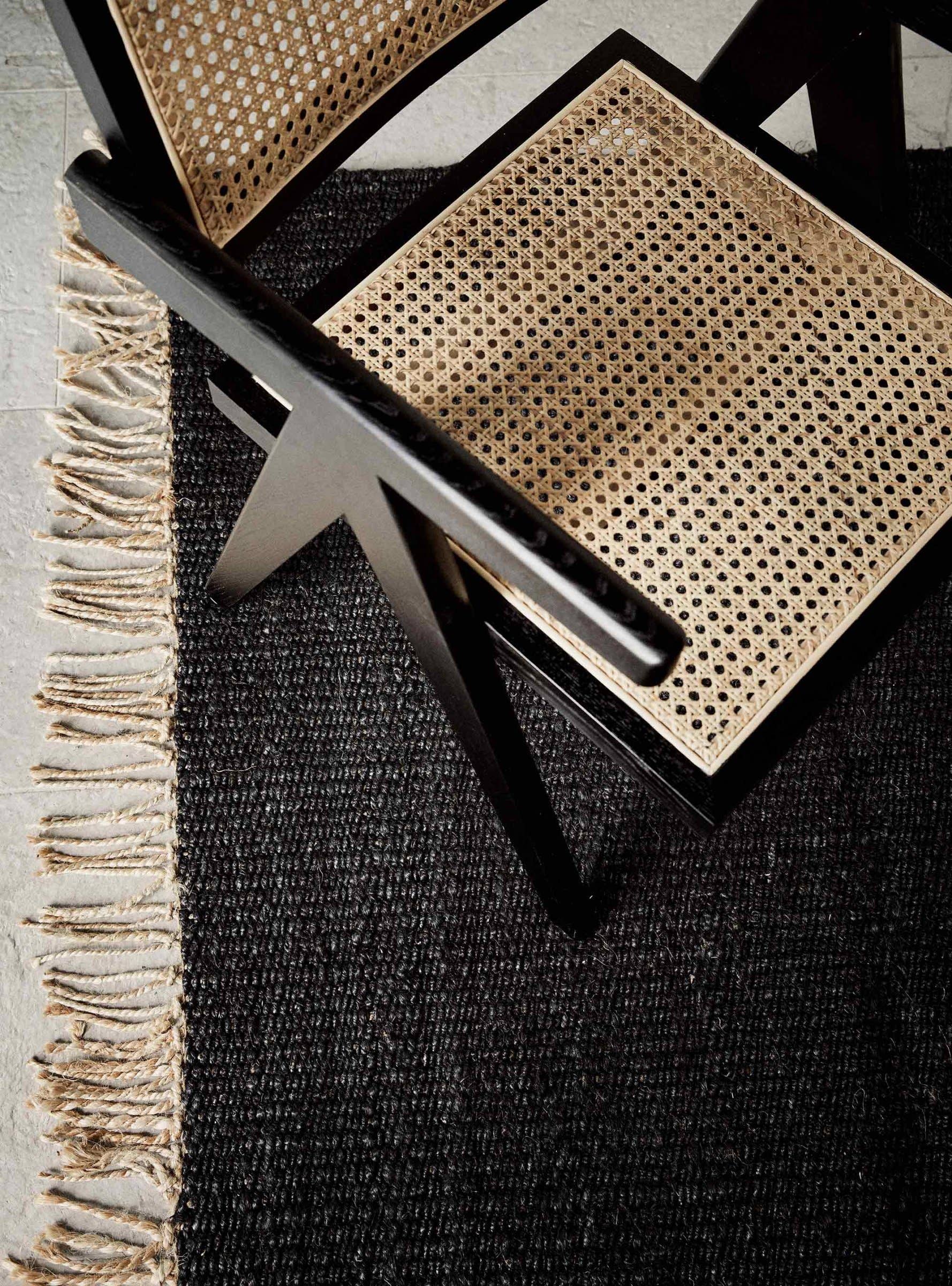 Tapis en chanvre noir